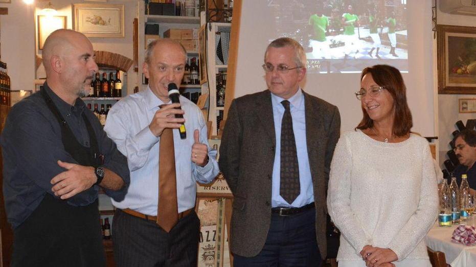 La solidarietà funziona: pienone alla cena per l’Opa
