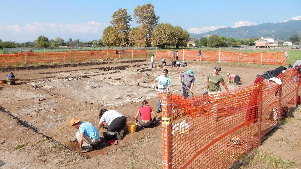 Scoperte domus romane negli scavi di Luni