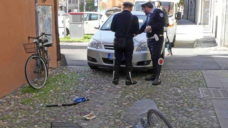 «Parcheggio ancora al buio dopo tante segnalazioni»