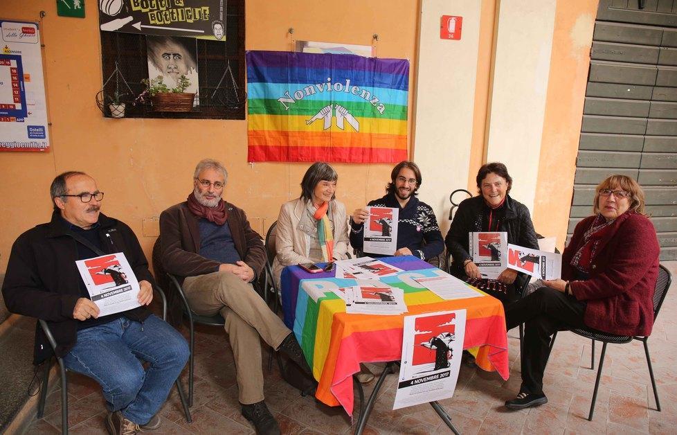 Una cena e due cortei contro tutte le guerre 