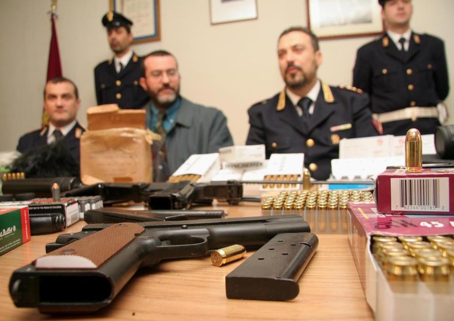 Omicidio Massa. A casa della vittima fu scoperto un arsenale illegale 