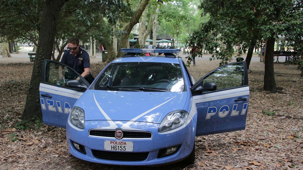 Un'auto della polizia (foto d'archivio)