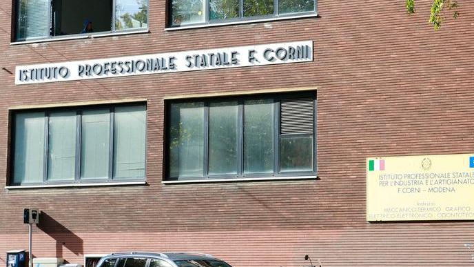 «Cento giorni di sospensioni all'Ipsia Corni di Modena? Rimedio per i continui ritardi»