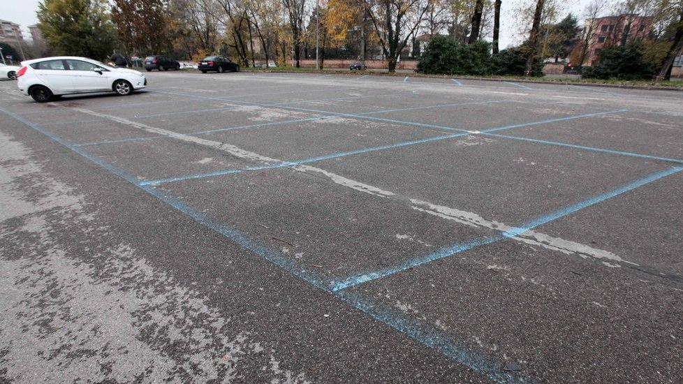 Zucchi, il parcheggio per pochi