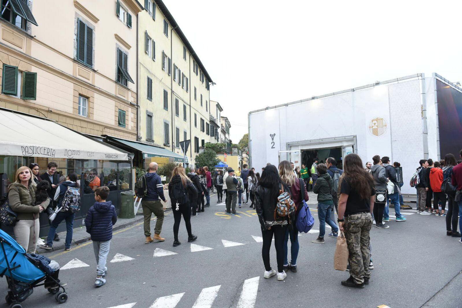 Piazza Santa Maria con i padiglioni di Lucca Comics (foto Sernacchioli)