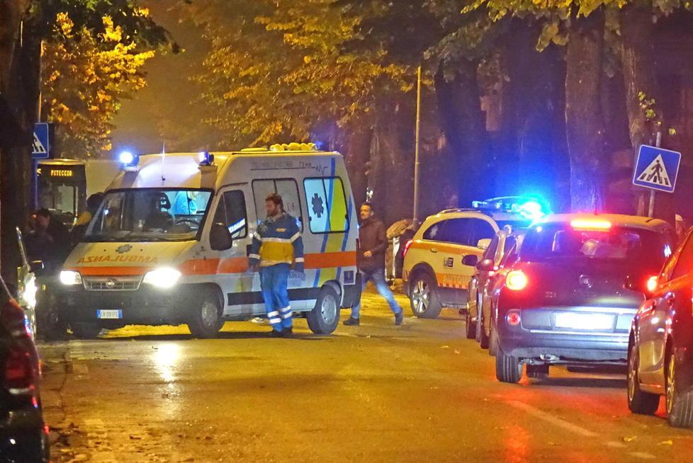 I soccorsi per l'incidente in via Sestini (foto Gori)