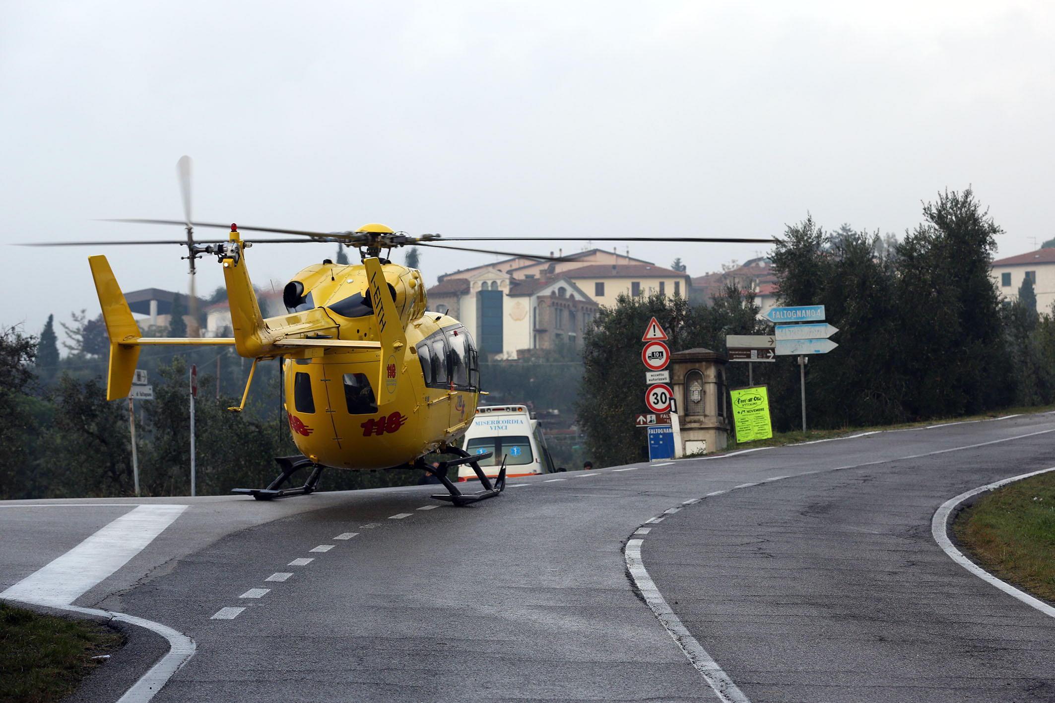 L'elisoccorso a Vitolini (foto Sestini)