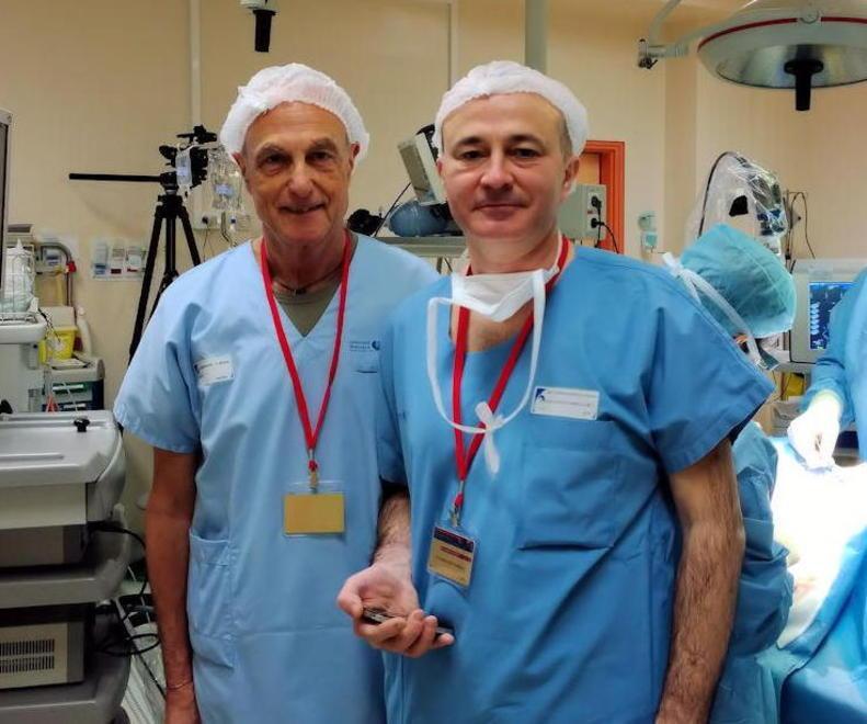 Cambio anche ad Endocrinochirurgia: Paolo Miccoli (a sinistra) va in pensione, il nuovo primariuo è Gabriele Materazzi (a destra)