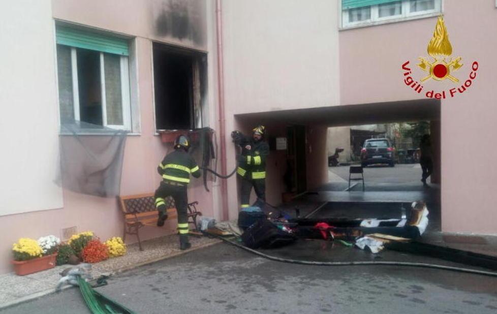 Appartamento a fuoco in via Pistoia 
