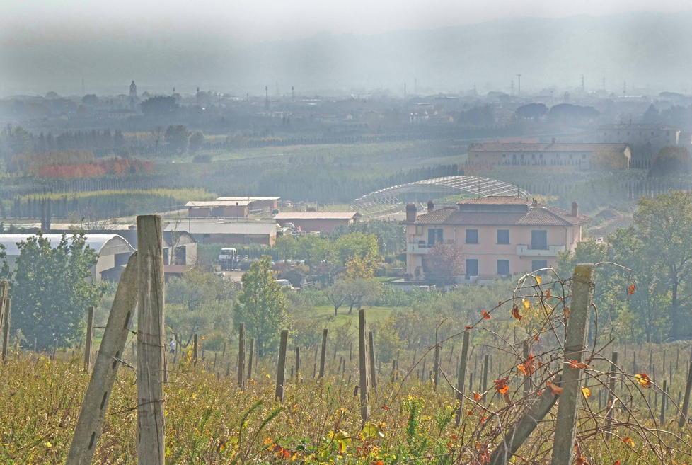 Via di Forramoro, allarme per l’odore di fumo