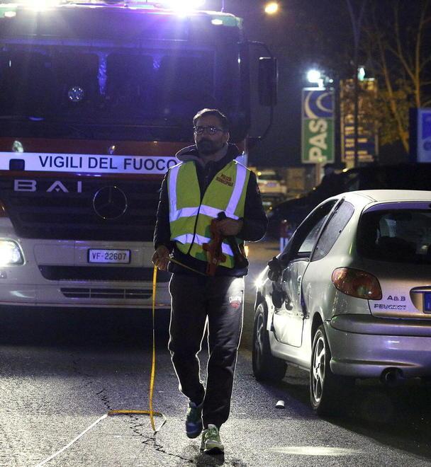 Muore nello scontro con due auto 
