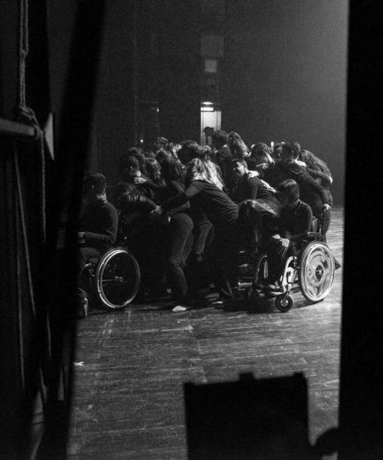 Poesia ed emozione sulla scena poi scuola-lavoro per disabili 