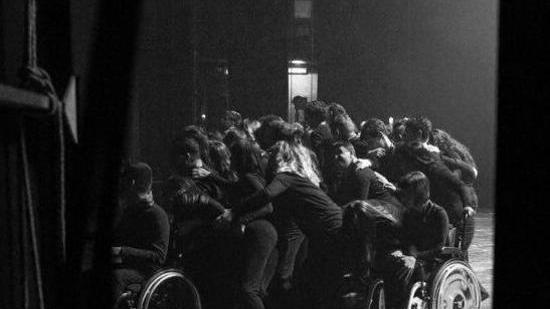 Poesia ed emozione sulla scena poi scuola-lavoro per disabili
