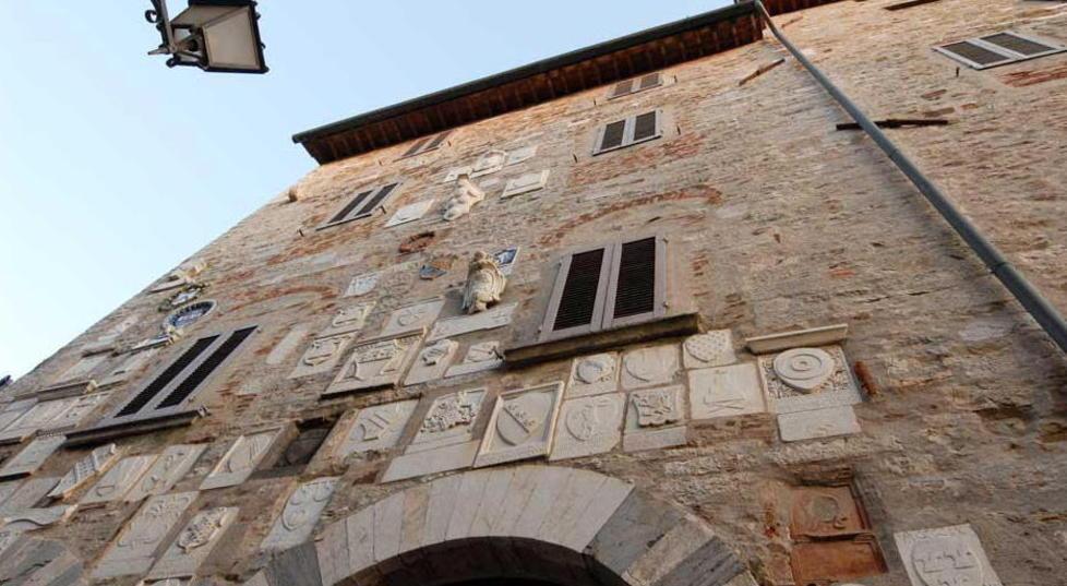 Riscoprire la storia da testi e documenti raccolti in Archivio