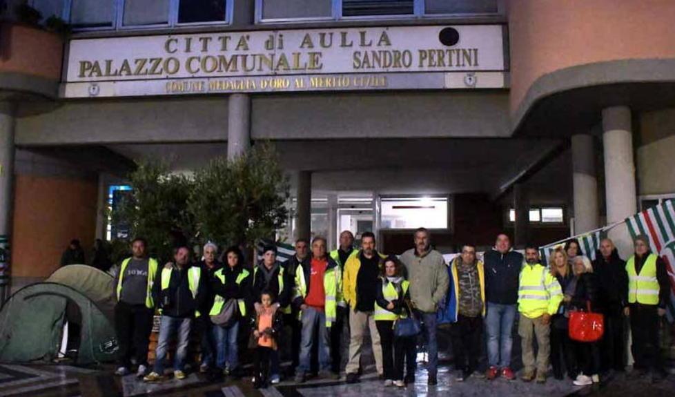 Lavoratori Costa: soluzione lontana il presidio continua 