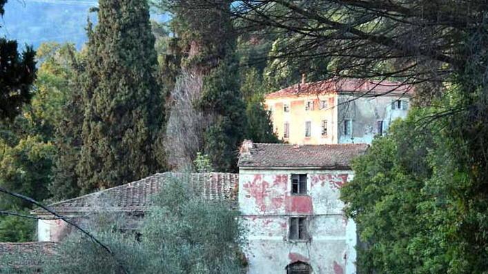 La villa seicentesca saccheggiata da anni