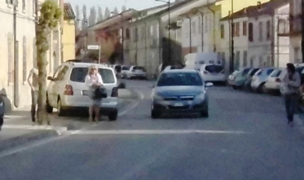 Caduto in una buca fa causa al Comune