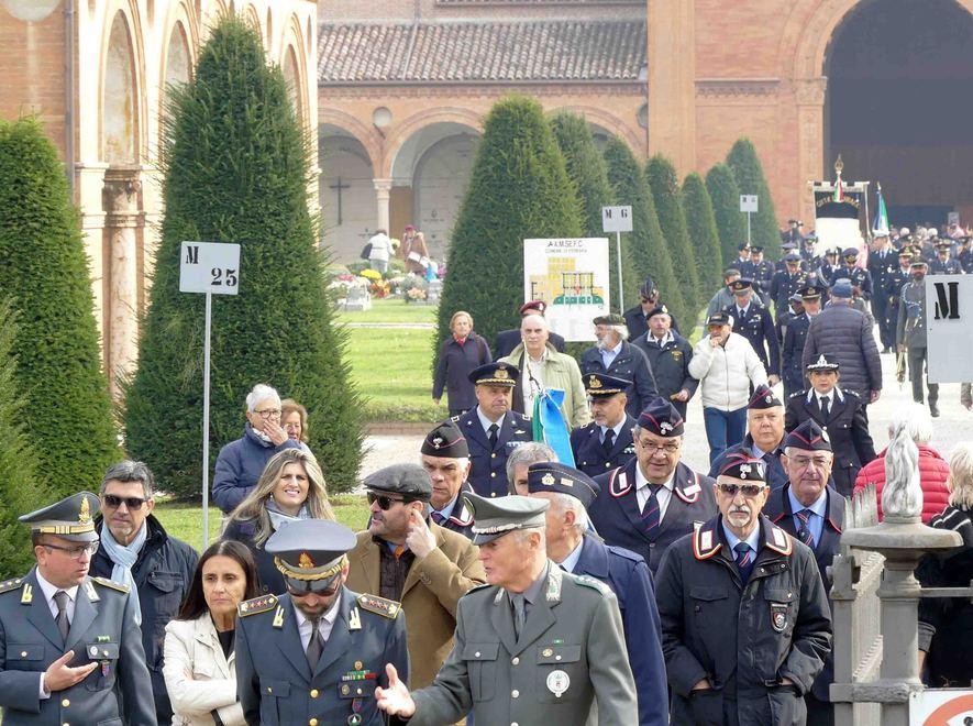 L’omaggio ai caduti nella cerimonia di ieri al Famedio