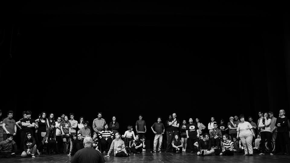 Tutti in scena, prove dello spettacolo dirette da Lamberto Giannini
