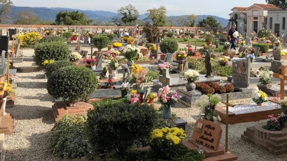 Più spazi e più decoro nei cimiteri della Piana