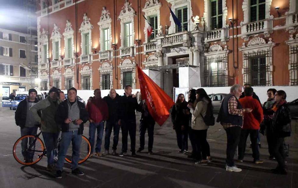 «Produzione a gonfie vele ma ci mandano a casa» 