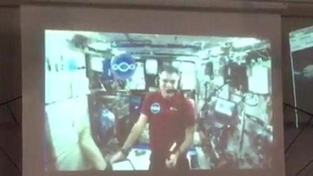 Diretta dallo spazio: «Qui liceo Cecioni, Paolo Nespoli ci ricevi?»