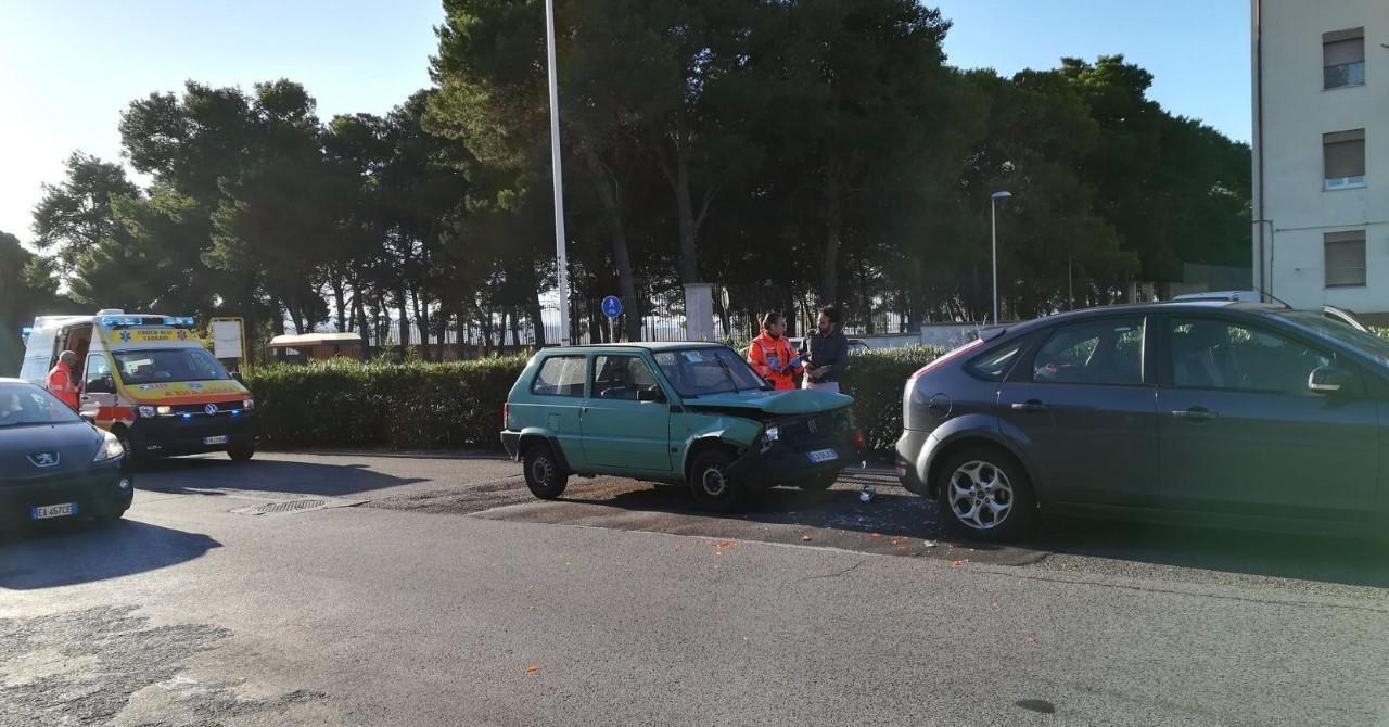 Sassari, incidente davanti all’Inps: due feriti 