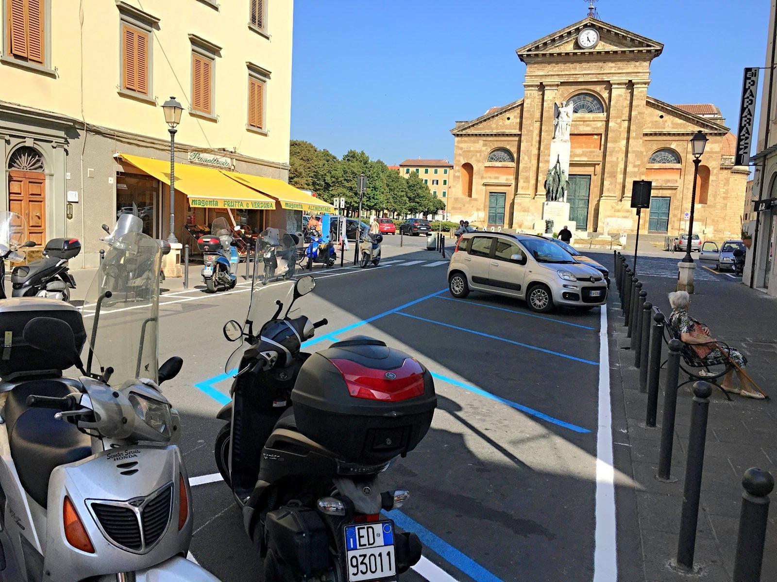 Parcheggi blu, da fine mese cambia tutto: in arrivo 11.500 posti a pagamento