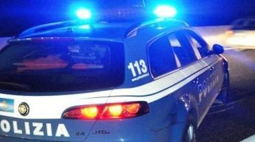 Giovane accoltellato davanti al circolo 