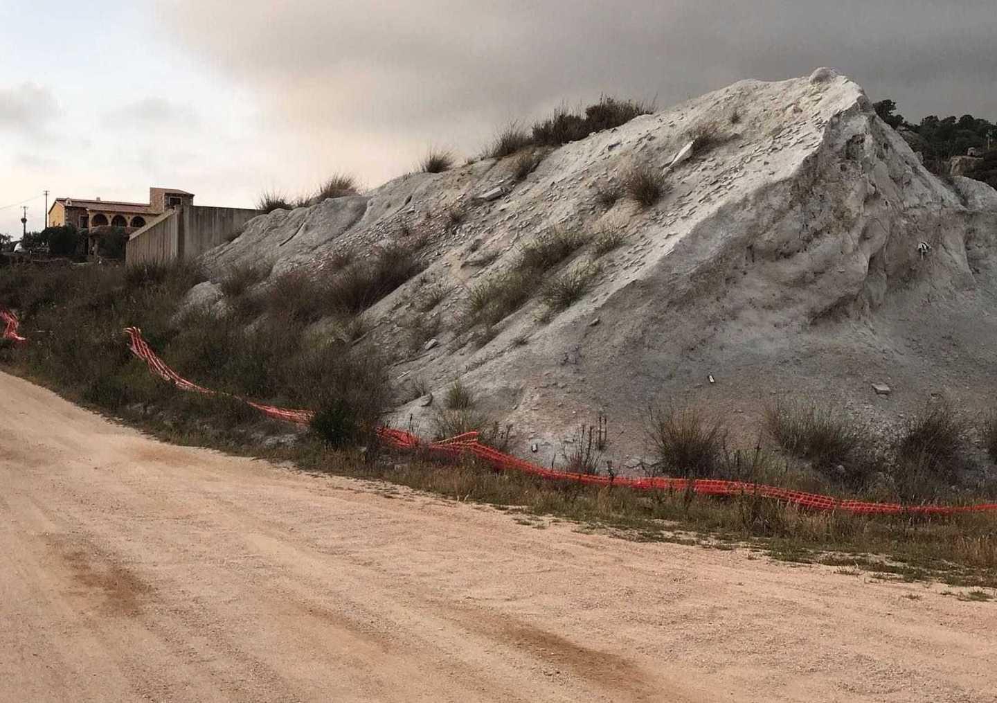 Discarica sotto casa: un esposto in Procura 