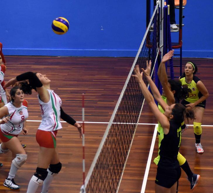 Derby al Grosseto, tre set avvincenti contro il Riotorto 