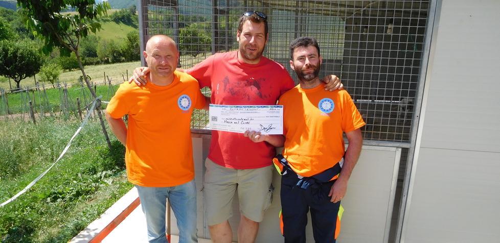 Terremoto, donati 2mila euro per i cani abbandonati 