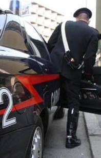 Arrestato mentre ruba sulle auto in sosta 