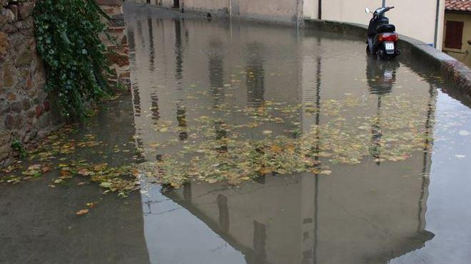 Proteste a Scarlino per le strade finite sott’acqua