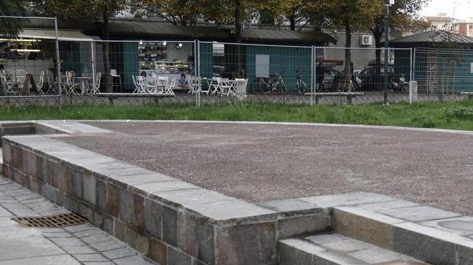 Palco e parco giochi: i commercianti di piazza Garibaldi denunciano i ritardi
