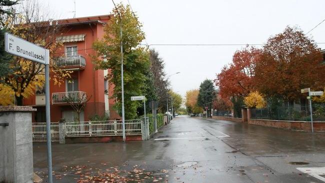 Tentano di smurare una cassaforte: la vicina li fa fuggire