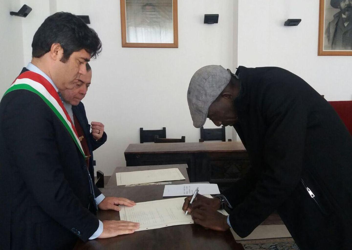 Il rappresentante dei senegalesi diventa cittadino italiano