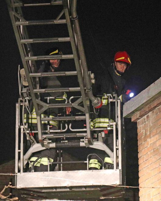 A fuoco cabina Enel: strade al buio e tecnici al lavoro 