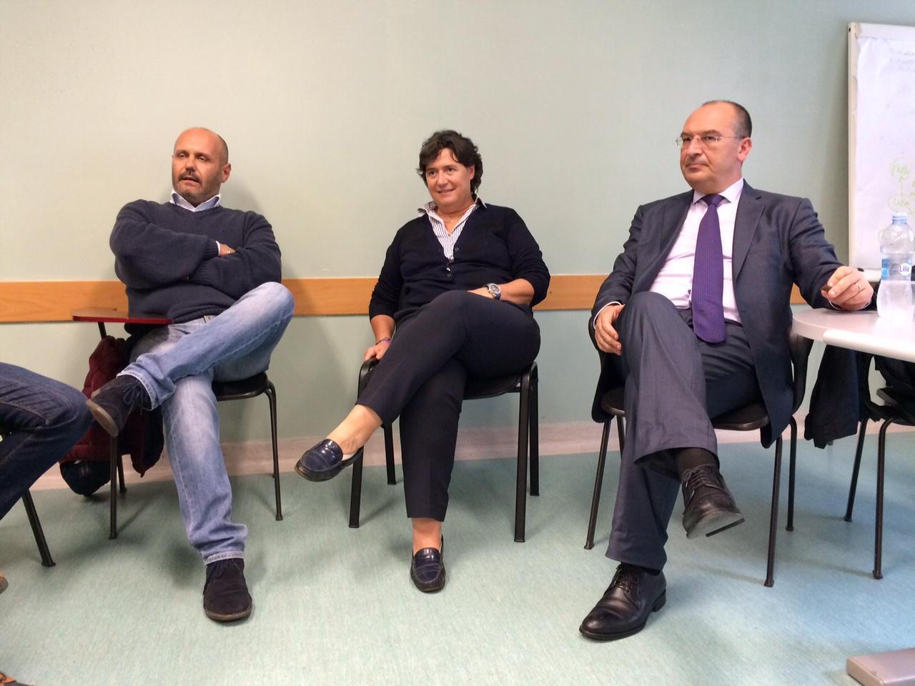 Gianni Anselmi e Stefania Saccardi al Villamarina, a sinistra il sindaco di Cecina, Lippi (foto PaBar)