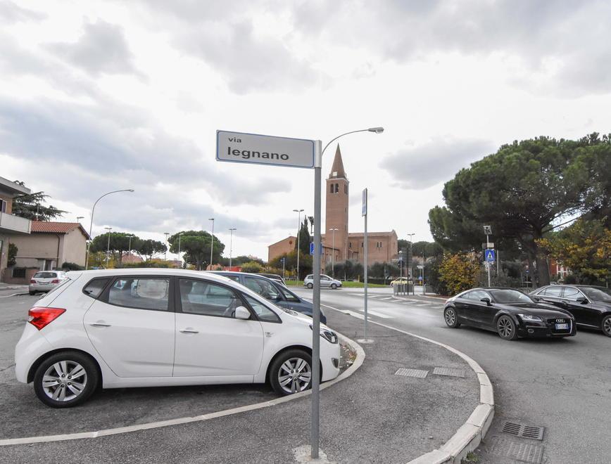 Strade rotte e viabilità ko: sos dalla zona di via Scansanese 