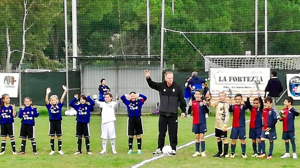 L'ingresso in campo delle due squadre