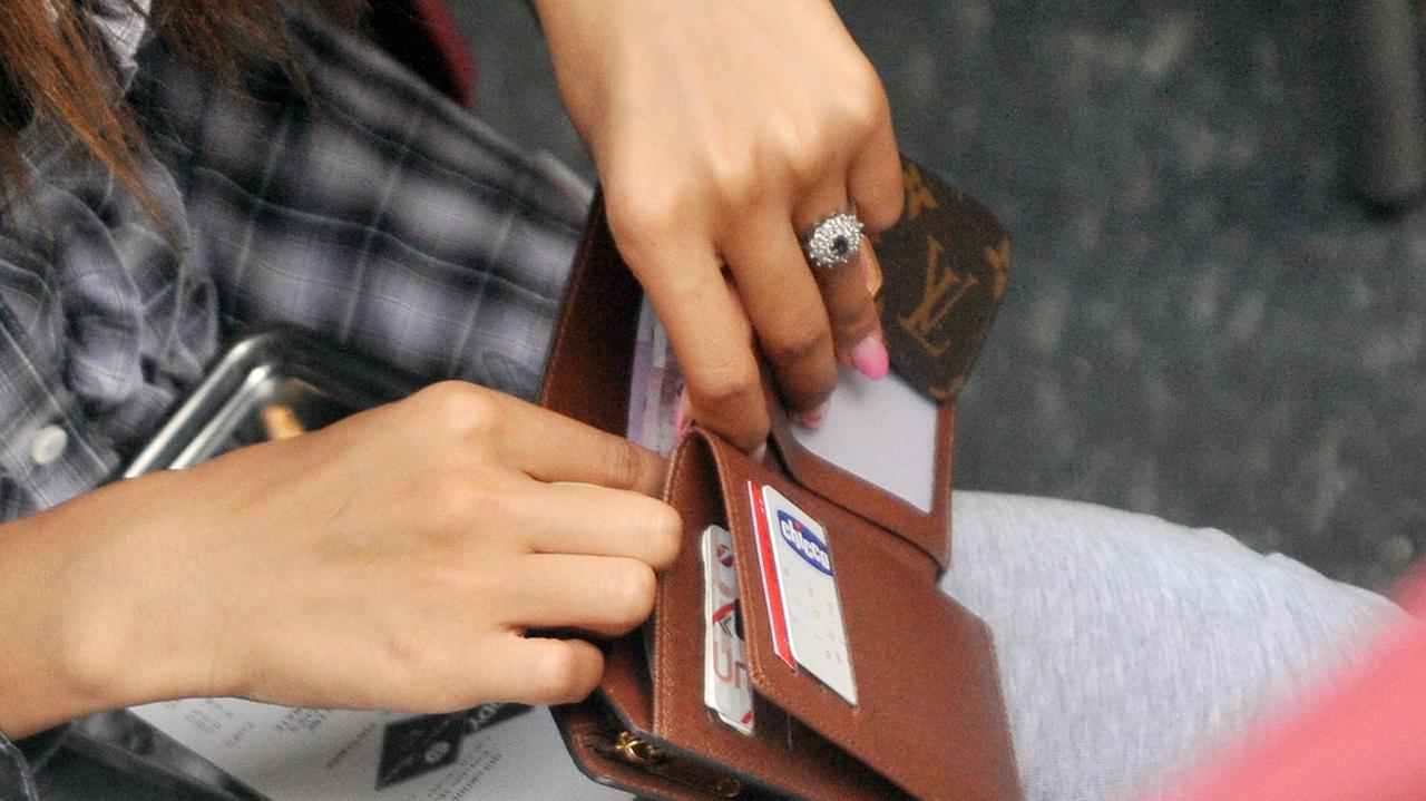 Trovato portafogli dentro non c’era nulla eccetto i soldi