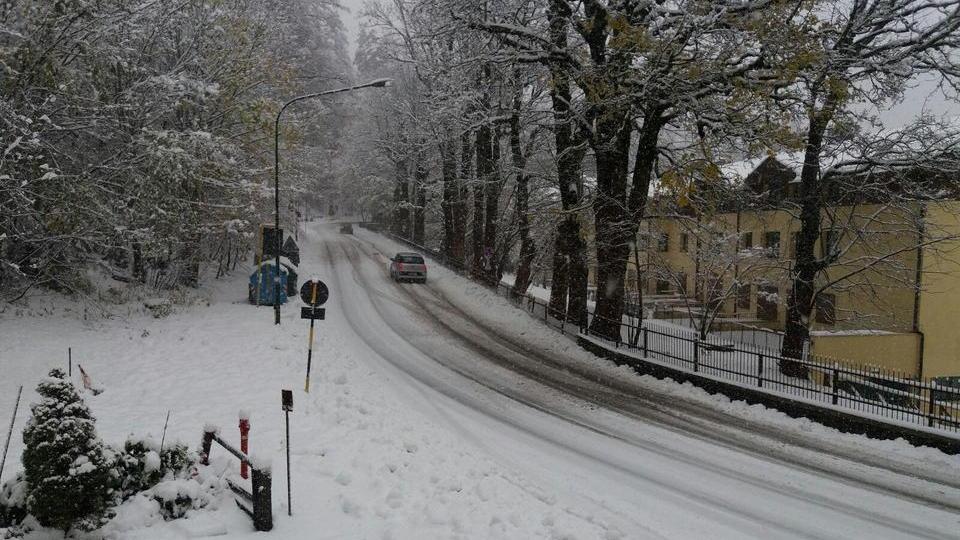 Abetone, con le prime vere nevicate forse sarà un weekend di sci - Video