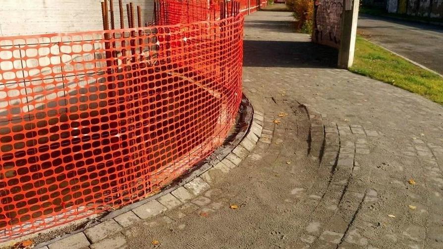 Modena, nell’area ex-Benfra pavimento dissestato