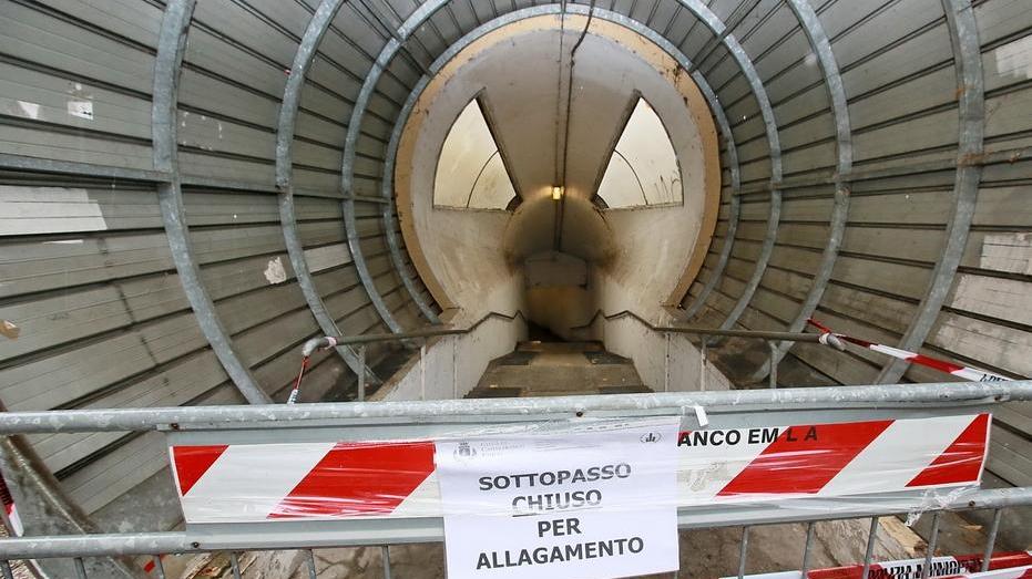 Si allaga il sottopasso pedonale in stazione