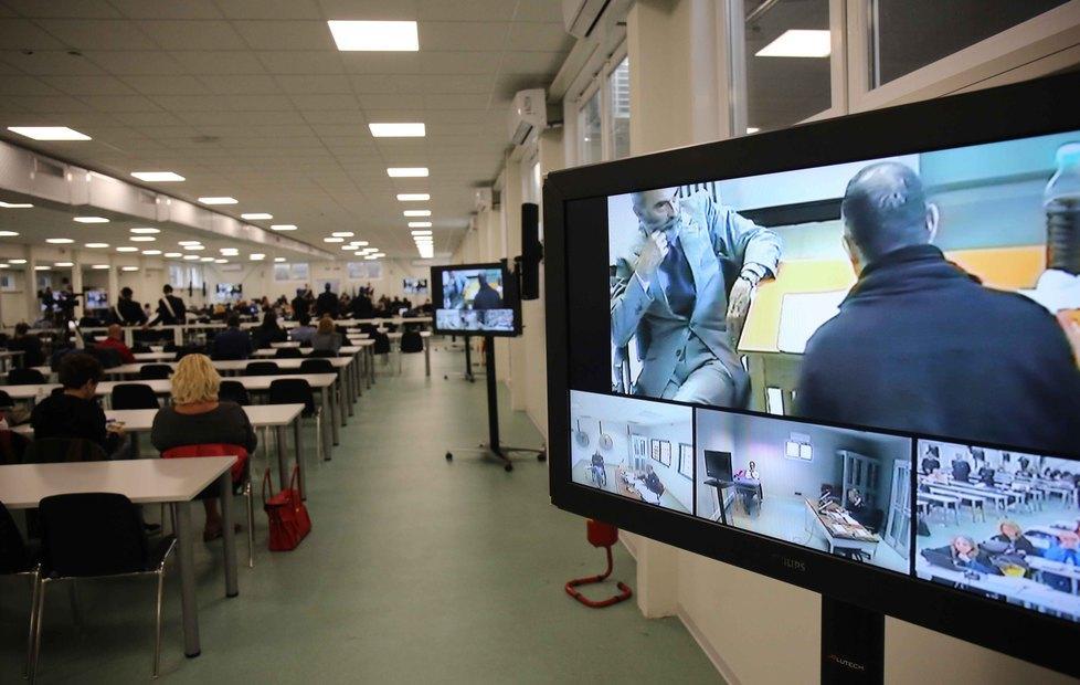 Roghi e minacce: 112 casi lungo la via Emilia 