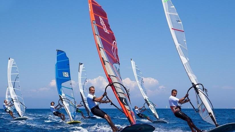 Festa a Coluccia. E il windsurf va in letargo