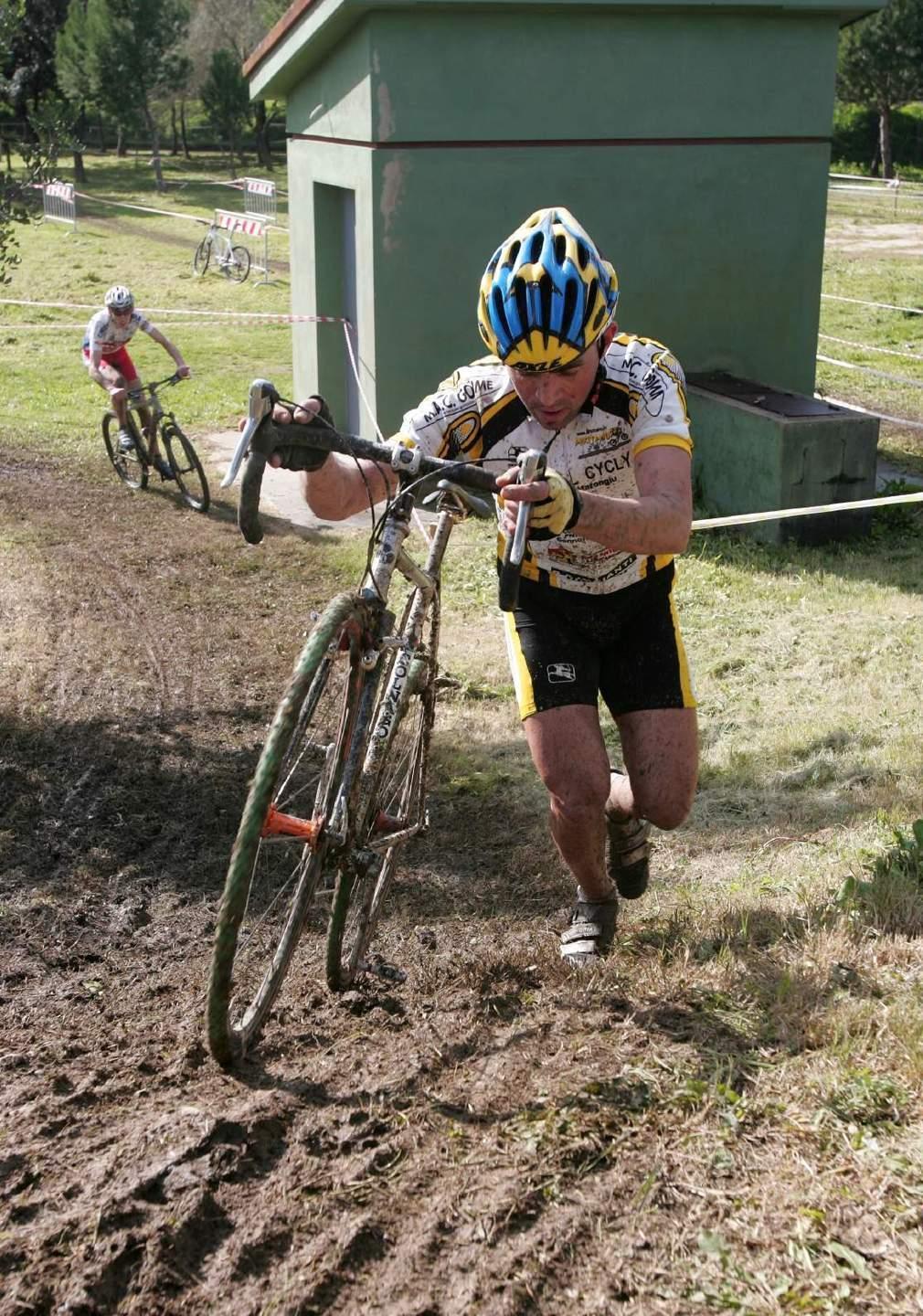 Il ciclocross inaugura l’anno del rilancio del ciclismo isolano 