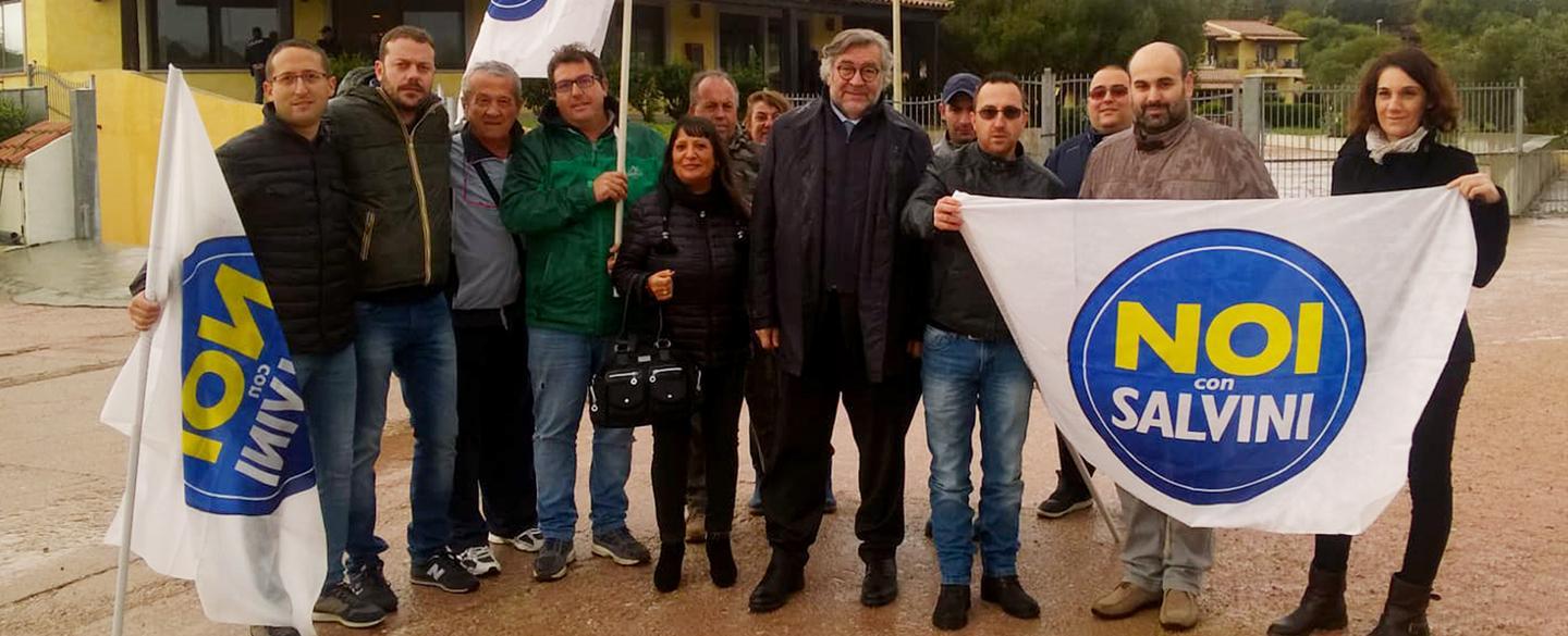 Presidio di Ncs davanti al centro migranti 