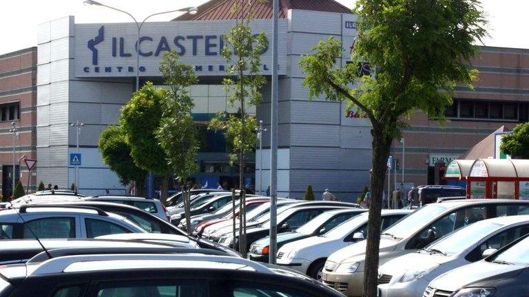 Derubato nel parcheggio, anziano colto da malore